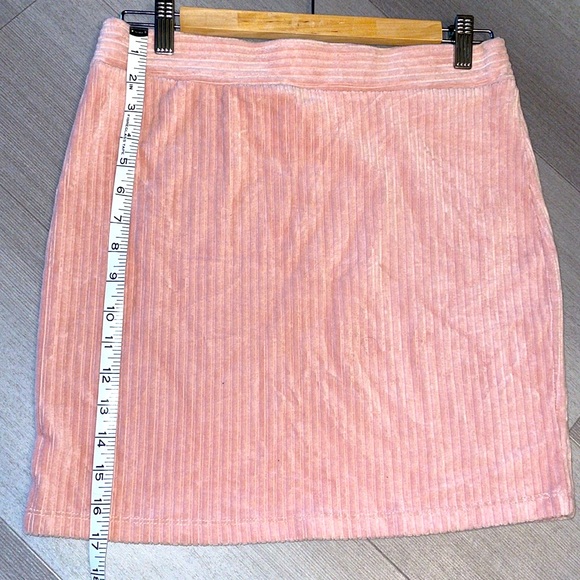 Velvet Ribbed Mini Skirt - Picture 3 of 4